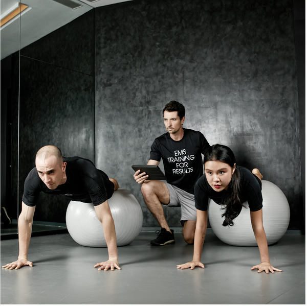Rivoluzionaria svolta nel fitness: svelato come la tecnologia EMS domina i metodi tradizionali!